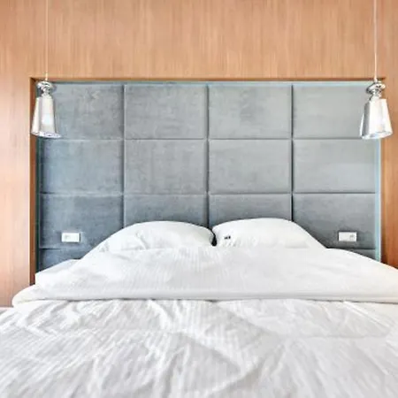 Agapella - Albatros 15 Floor, 2 Parking Spaces In The Garage *