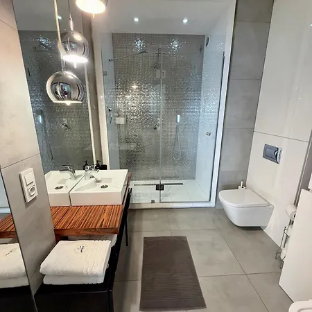 Agapella - Albatros 15 Floor, 2 Parking Spaces In The Garage *